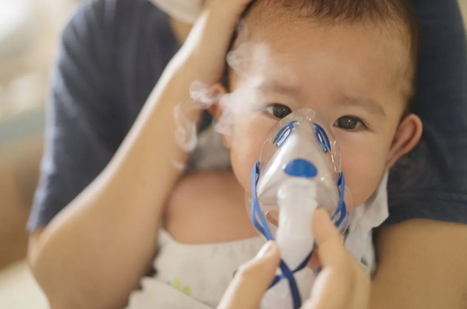 استشاري مناعة يحذر الأسر من خطورة الفيروس المخلوي.. ويحدد أعراضه