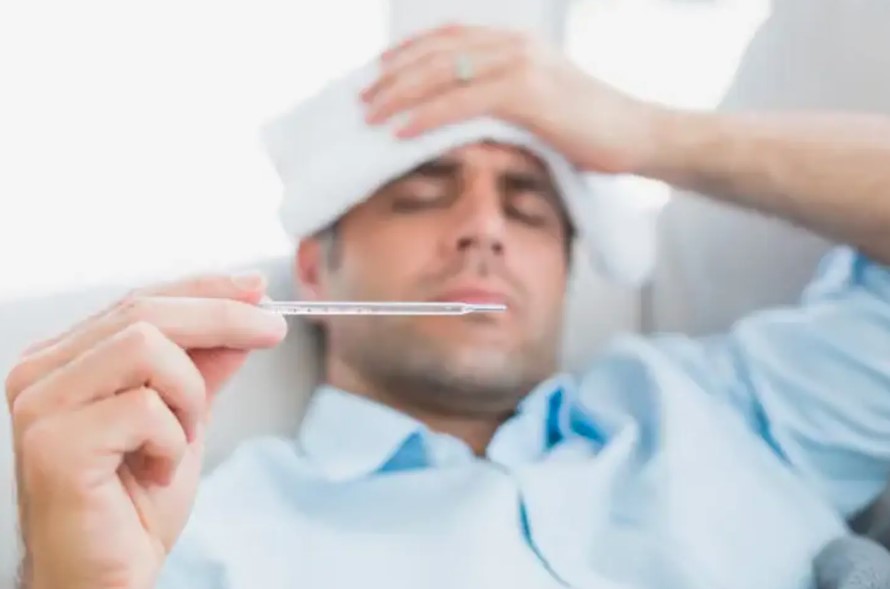 بعد تزايد الحالات.. كيف تفرق بين الإنفلونزا والفيروس المخلوي وكورونا؟