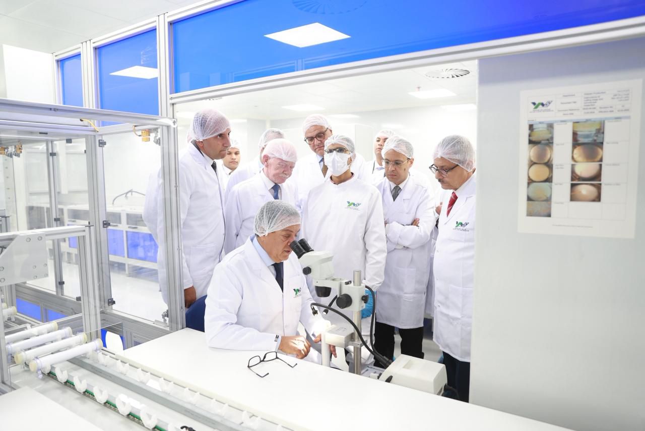5 ملايين فلتر سنوياً.. وزير الصحة يشهد التشغيل التجريبي لخط إنتاج جديد لفلاتر الغسيل الكلوي